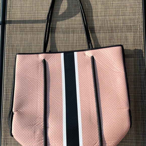 Haute Shore Greyson neoprene tote bag - Picture 14 of 14